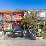 Tinka, No 5 Daire Starigrad Paklenica